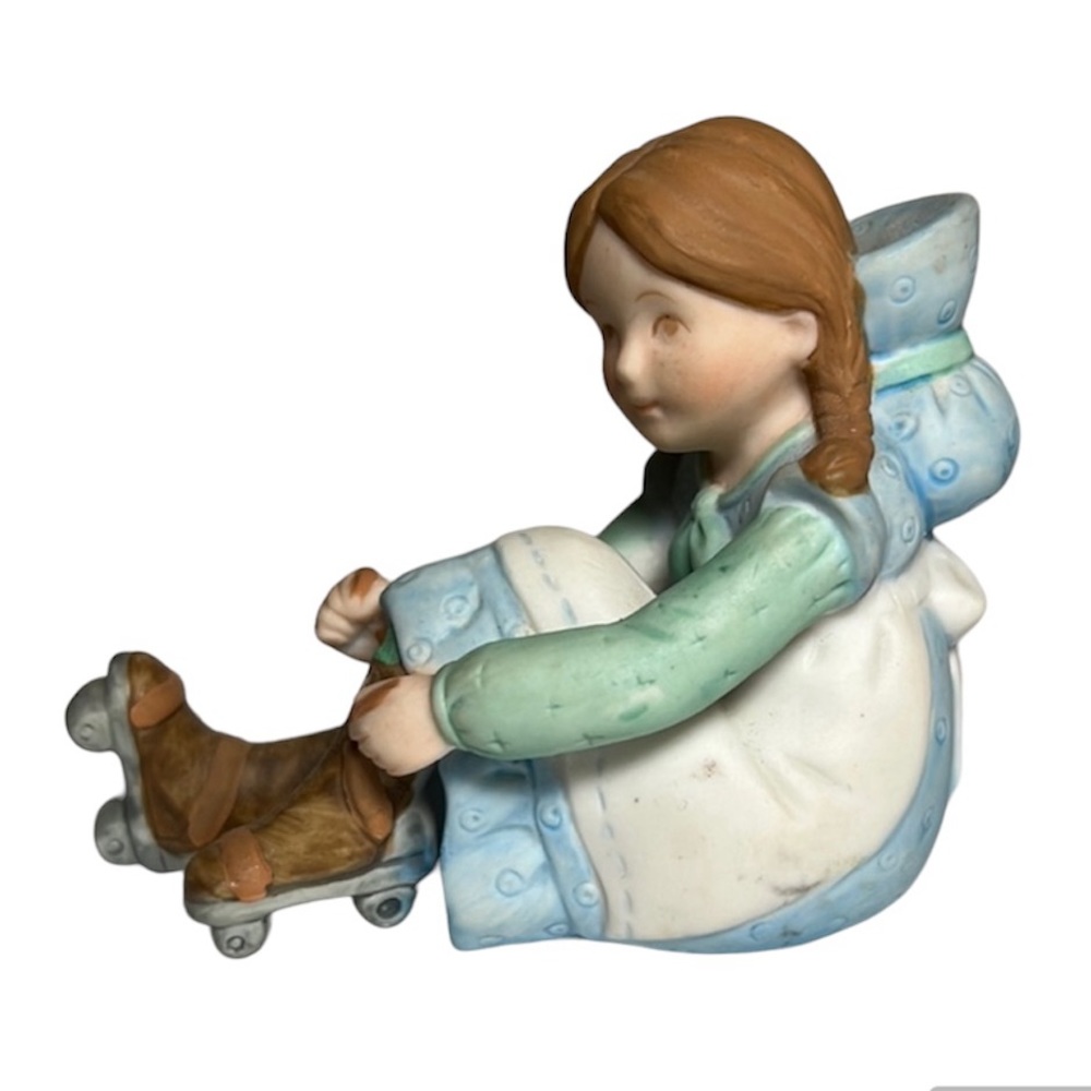 Hollie Hobbie porcelain figurine